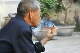 人过五十，如果你还很落魄，需要换一种活法图片