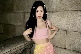 虞书欣发性感写真，被批像“特殊行业”，难怪女星不敢性感！图片