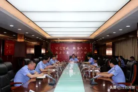 江苏南通：海安公安交警严查电动车交通违法行为图片