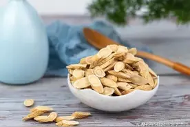 焦虑、烦躁、抑郁失眠怎么办？四味中药泡水，让你一觉到天亮图片