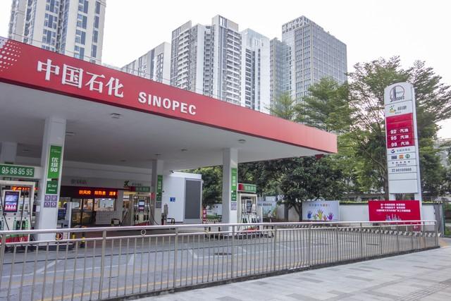 看完2022年一整年油价变化，你就知道，成品油调价机制有多坑！