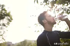 喝水太多容易青光眼？如何正确喝水？图片