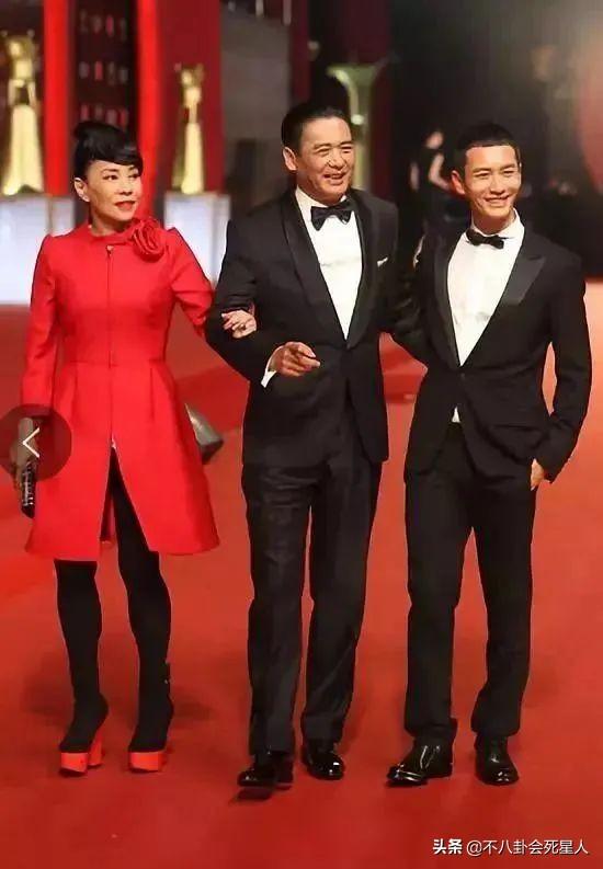 娱乐圈8大谜团,李亚鹏的女人缘,那英有没有说听刀郎的歌是农民