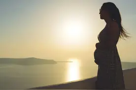 怀孕7个月时公婆屡次上门索要生活费，到底这个生活费该不该给？图片