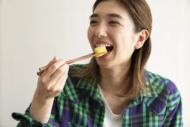 胃总是反酸，咋回事？有哪些食物要忌口？图片