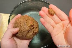 分享一款自制鲤鱼草鱼饵料配方，制作简单成本低经常能爆护图片