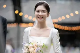 张娜拉公开与小6岁丈夫结婚现场，发声致谢：感谢大家关心和祝福图片