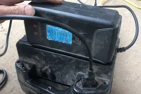 学会这些电动车蓄电池的维护技巧，五年内不用更换新的蓄电池图片