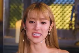 郑嘉颖娇妻上节目激动落泪！称选美时身材总被提及，对她打击很大图片