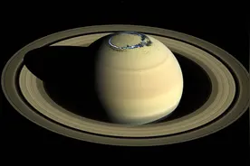 连续观测土星20年，卡西尼号传回照片显示，土星环内有飞碟？图片