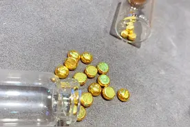 一个月存一粒金豆会亏损吗？换成钱存银行怎样？如何储蓄才保值？图片