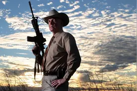 是警察还是军队？美国德州骑警究竟管什么？图片