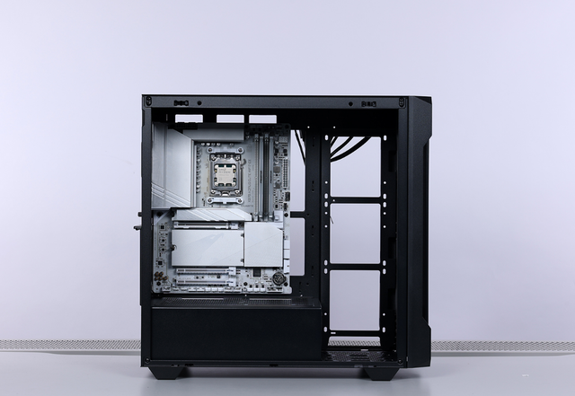 鲁大师跑分440W的顶配整机配置：预算3.8W的9950X3D+5090D装机