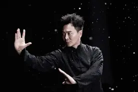 上线首日票房第一，被央视点赞，吴樾新片凭什么这么“豪横”图片