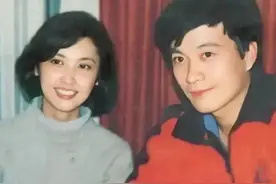 看到周里京与张铁林40年前的合照，才彻底明白，帅哥和美男的区别图片
