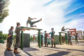 直击武警官兵比武现场图片