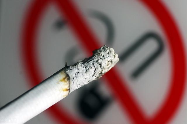 普通火车厕所让抽烟吗？列车这些规定你要清楚