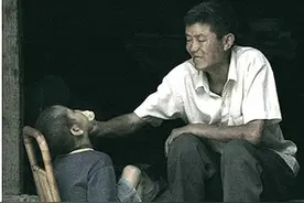 1966年，老舍投湖自尽，独子陪父亲坐了一夜，余生低调做人图片
