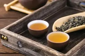 40多岁我离婚了，前夫很快再婚生子，我却一直一个人图片