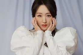 “玉女鼻祖”杨钰莹：向华胜的梦中情人，当红时爱上大亨身败名裂图片