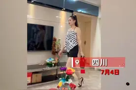 50岁婆婆打扮性感，颜值身材惊艳网友：像20岁小姑娘图片