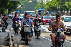 超过60岁驾照“2不考”，电动车有“3不开”你知道吗？告诉家里人图片