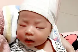 为什么新生儿大多是单眼皮？原因有3个图片