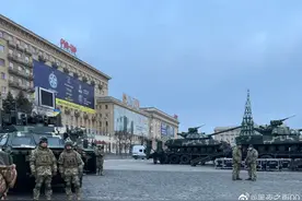 山雨欲来风满楼！坦克已进入乌克兰哈尔科夫市街头丨图说军事图片