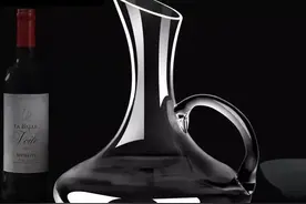 如何挑选一款酒类和装酒的瓶子图片