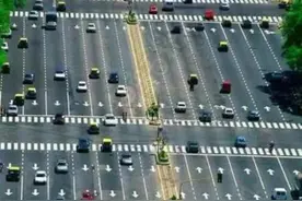 距中国最远的城市坐飞机要35个小时以上，情侣偷看手机要被判刑？图片