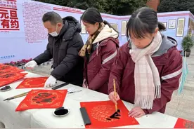 迎新春元旦 与名画有约——绵阳外国语实验学校初中部美术作品展图片