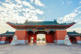 国内百强大学排名已更新，清北依然稳居前两位，哈工大挤进前十图片