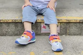 宝宝足外翻要反着穿鞋吗？(家长们注意看）图片