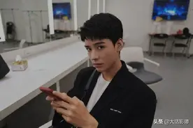 龚俊“未婚生子、白马会所”直上热搜，不禁让人想起了当年的鹿晗图片