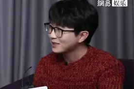 爸的骄傲！毛不易上春晚不敢声张。老爸：“你小子闷声干大事啊”图片