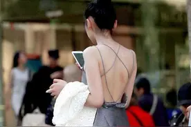 时尚街拍：靓丽姐妹花性感时尚的穿衣搭配，这也太美了吧图片