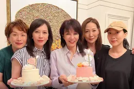 66岁郑裕玲在顾纪筠豪宅庆生！百亿阔太吴美珩罕露面，美貌太惊艳图片