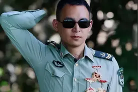 排雷英雄杜富国：失去双手双眼后，妻子不离不弃，如今添两喜图片