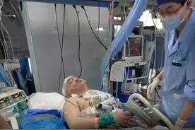 湖南19岁大二学生回家过年，突发脑出血命悬一线，母亲泣血求助图片