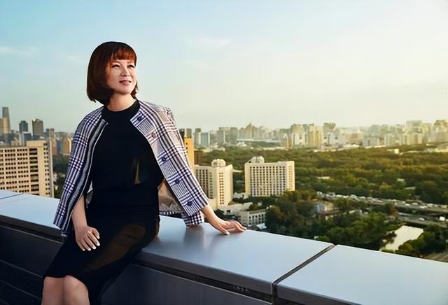 "无脑老板"杜华:捧红王一博打造乐华七子,却把儿子变成最惨