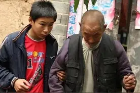 我对孙子和外孙一视同仁，然而70大寿我才明白，两者差距天差地别图片