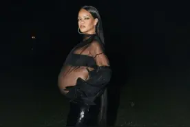 乐坛天后Rihanna低调产子，“非常”孕妇的穿搭，不值得孕妇效仿图片