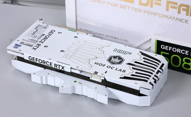 11月全白主流装机配置：9700X+X870M冰雕+5080HOF海景房主机