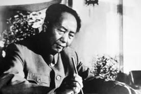 朱德位列十大元帅之首，授衔编号却是004，那么001号究竟给了谁？图片