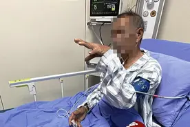 广西七旬老汉遇眼镜王蛇，扔石头被追咬，医生：他用两招捡回一命图片