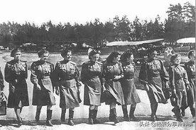 夜间女巫：让纳粹感到恐惧的女飞行员图片