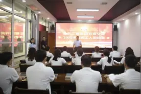 山西三建助力“萌新”起好步图片
