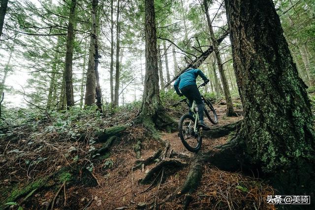 混合轮径 加大电池 Santa Cruz Heckler MX电助力山地车测评