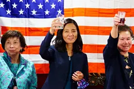 照顾精神病妈妈，养育三个弟妹，带大两个宝宝，35岁那年当上市长图片
