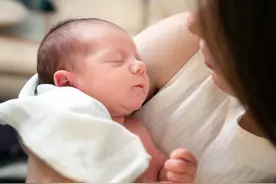 2021年我国新生儿出生率严重下滑，未来几年5个男生娶一个女孩图片